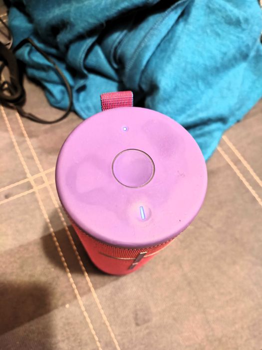 Vând Boxă portabilă Ultimate Ears MEGABOOM 3, Bluetooth, IP67, Violet