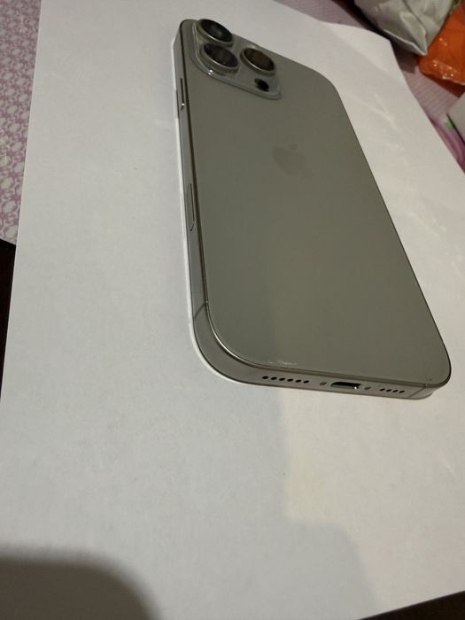 Продам телефон Айфон 16про макс