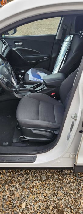 De vânzare mașina  de familie ,SUW,Hyundai Santa Fe,Kia