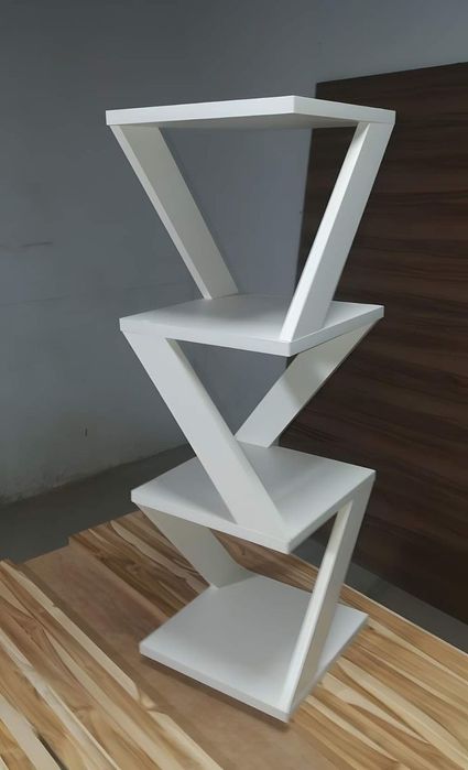 Taburetka Stol Stul Kitob javon Polkalar