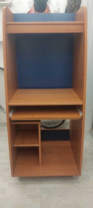 Бюро, шкаф за компютър, шкаф за монитор / телевизор