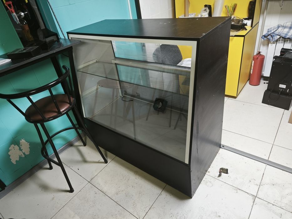 Витринный холодильник