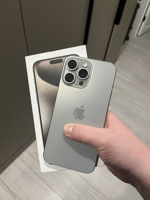 Продам айфон 15 про макс