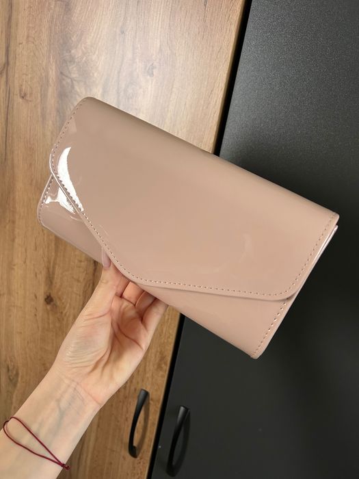 Нова дамска чанта-клъч