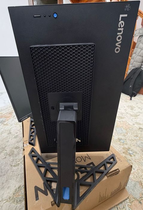 Monitoare gaming Lenovo Legion 24,5 si 27 inch