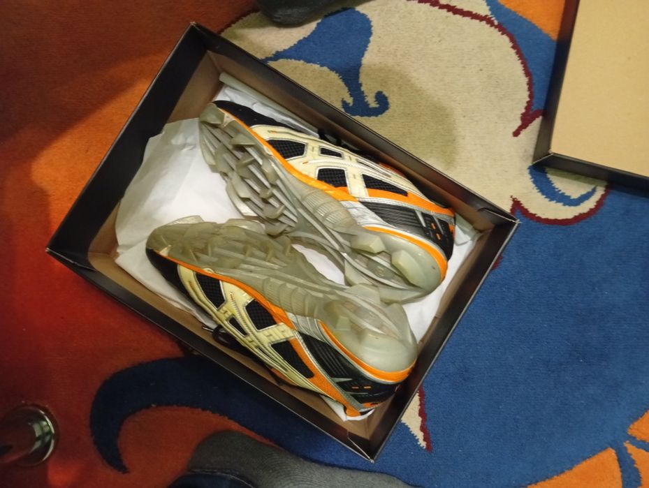 Vând pereche de crampoane