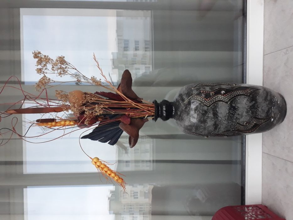 Декорации - свещник, кана, вази, купи, пепелник-статуетка