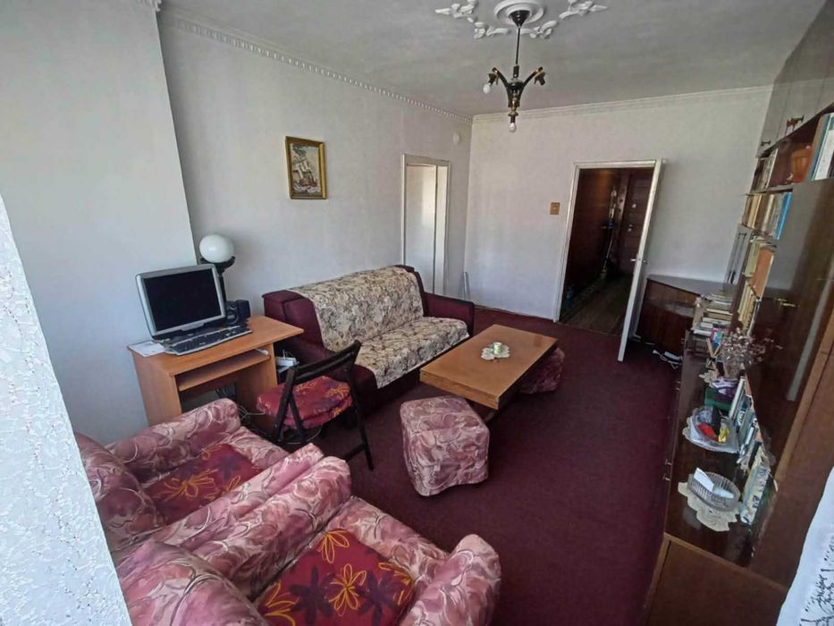 Продава се Тристаен апартамент в Плевен, Идеален център - 90 кв.м за 765 €/кв.м - Снимка #1