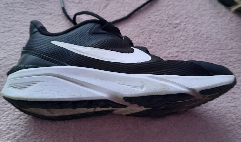 Маратонки Nike  37