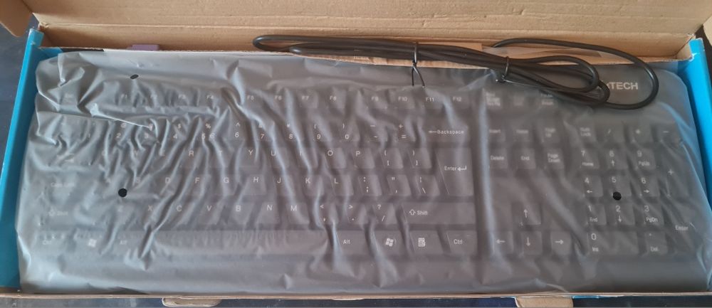 Vând tastaturi pc pe ps2