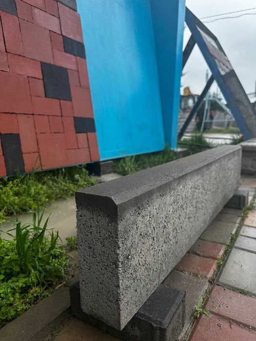 Поребрик , Брусчатка , Бордюр