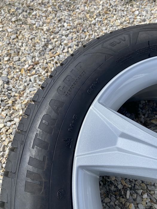 215/60/17 Гудиар Зимни