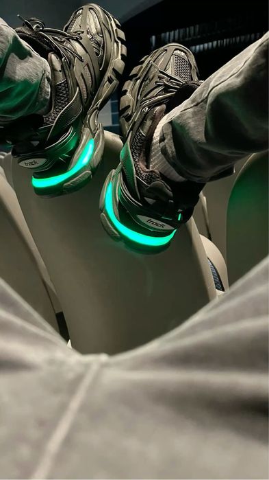 Balenciaga track led