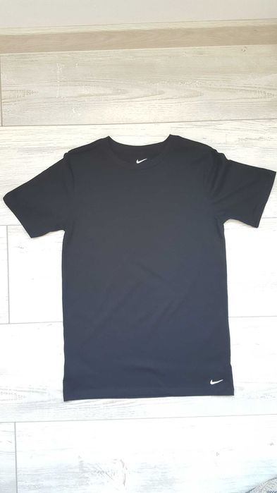 Черна детска унисекс тениска Nike за ръст 147-163 см или 11 - 13 год.