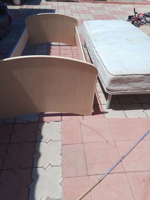 Продам кравать в хорошем состоянии )