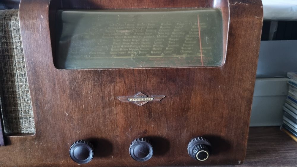 Стар радио приемник