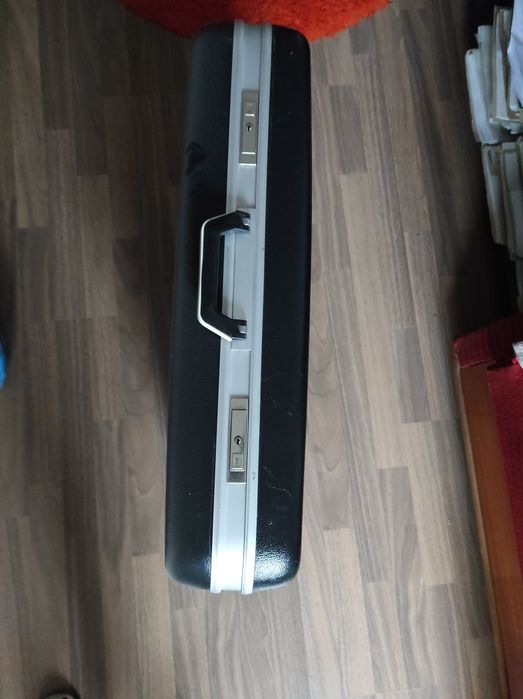 Geamantan voiaj din fibra carbon, modern, Lungime=68cm Inaltime=52cm