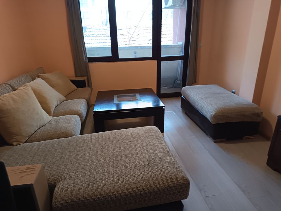 Диван с Лежанка и Холна маса