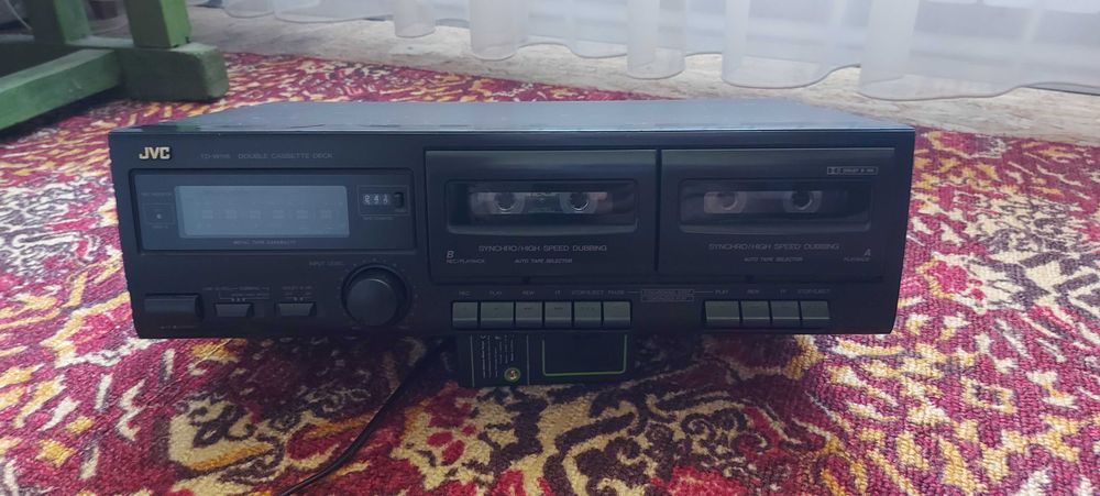 Продам магнитофон JVC
