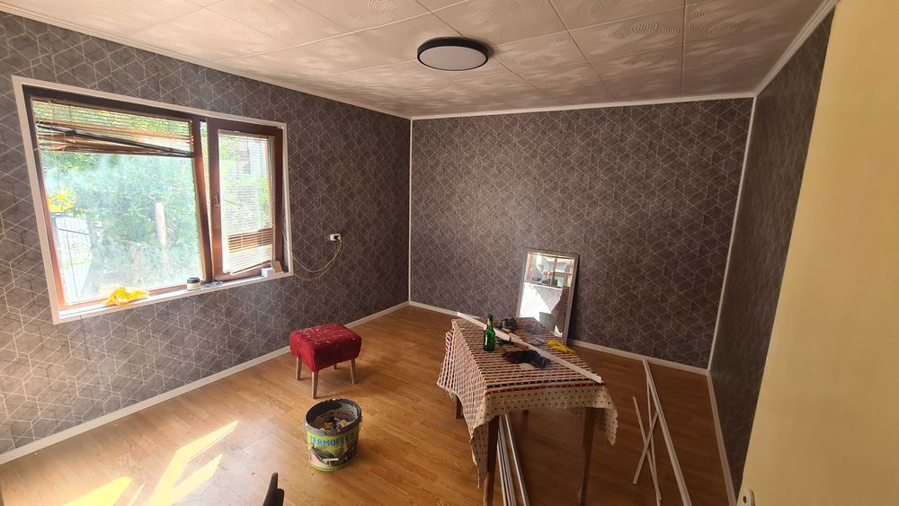 1741-Продават се две къщи с два гаража в един двор в кв. "Бели Лом"