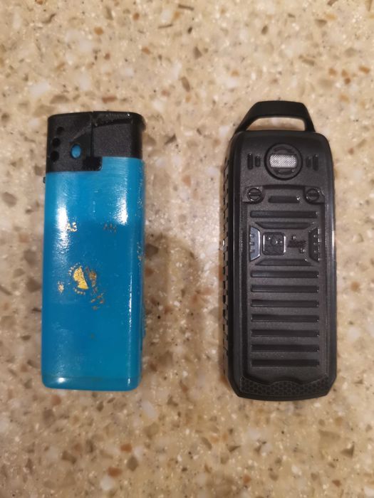 Компактный мобильный телефон