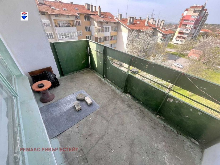 Тристаен апартамент за продажба кв. Дружба 3