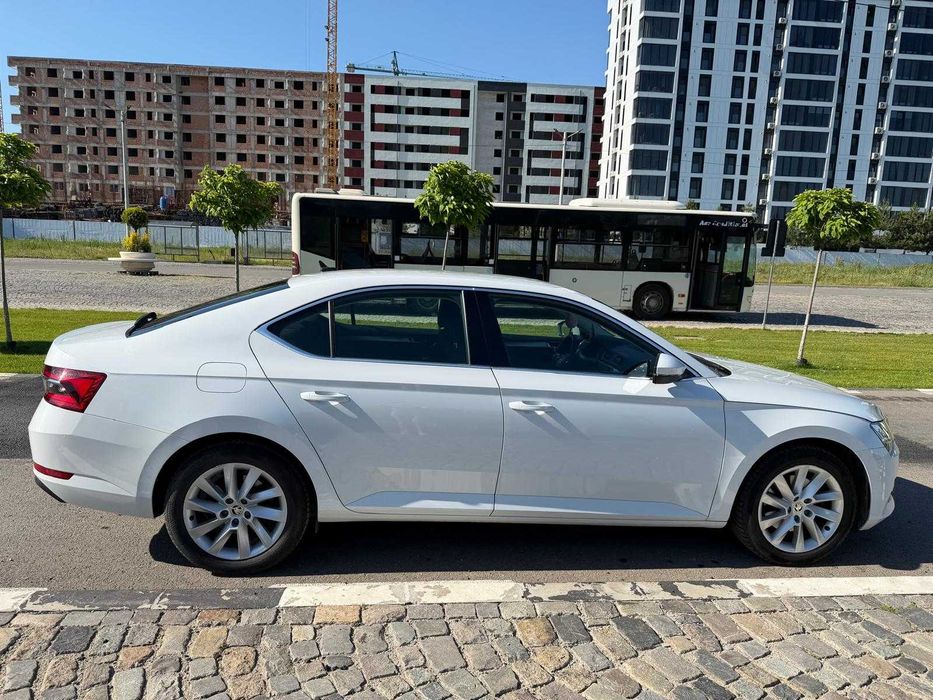SKODA Superb 2021 — imagine 2