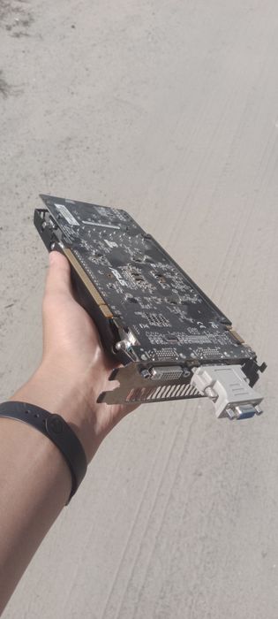 Продам видеокарту 560ti
