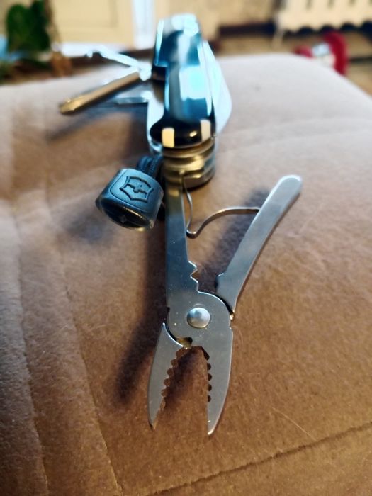 Складной мультитул Victorinocs.