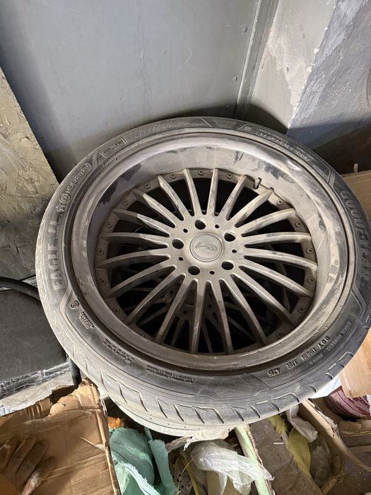 Продам комплект дисков с резиной