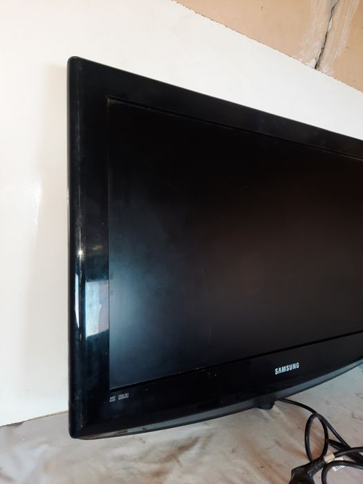 Телевизор Самсунг 32 инчов модел LE32R81B SAMSUNG  за части