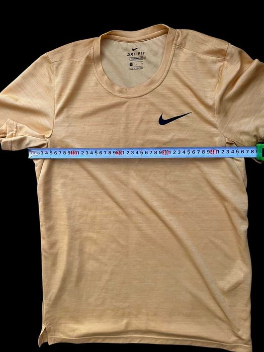 Tricou Nike Dri-FIT Galben (Mărimea S)
