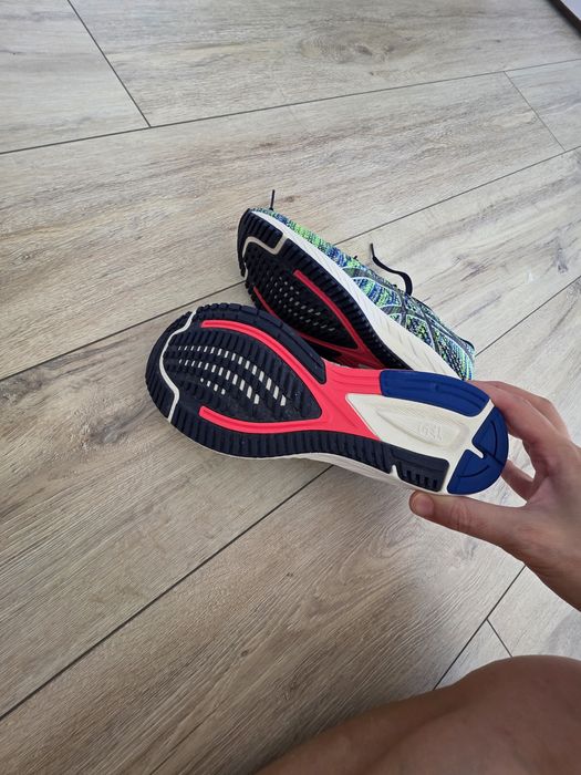 Маратонки Asics 39 размер