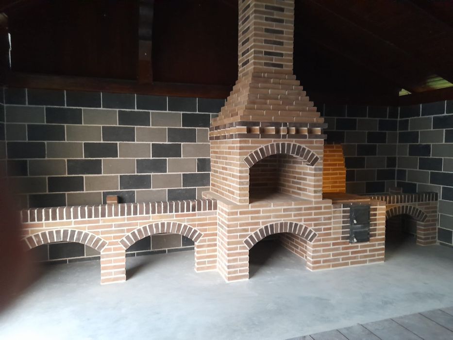 Șeminee, grătare, foișoare din cărămidă aparentă