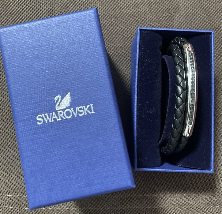 Bratara barbateasca Swarovski Gesture in leather Cristallo.