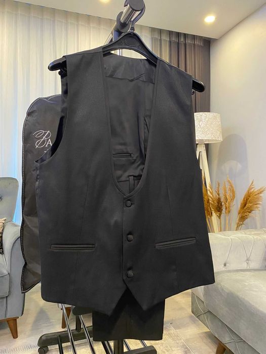 Елегантен мъжки костюм