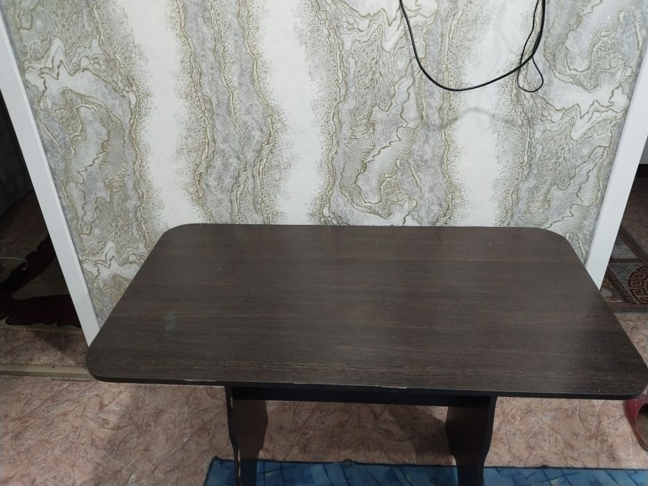 Продам      стол