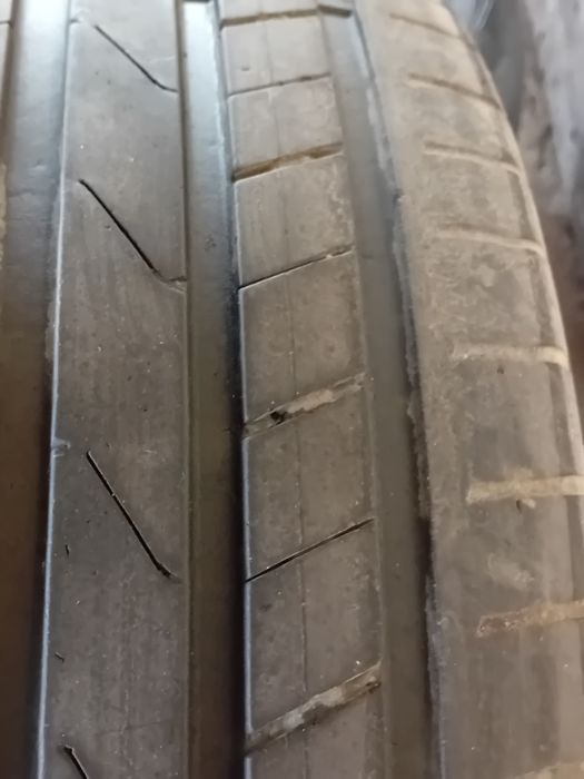 Anvelope vara 235 45 18