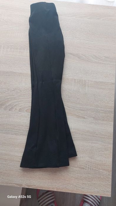 Pantaloni evazati zara