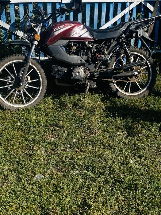 Продам мотоцикл champ 125 кубов