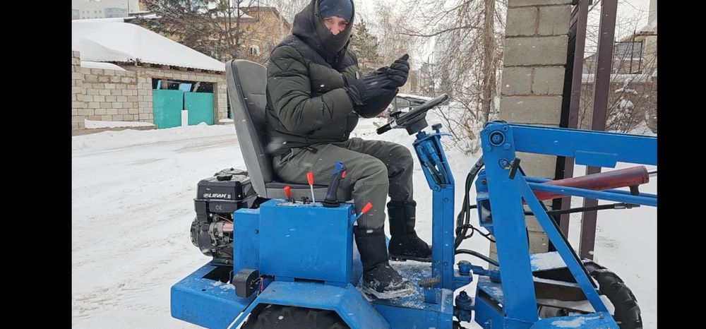 Мини погрузчик полный привод