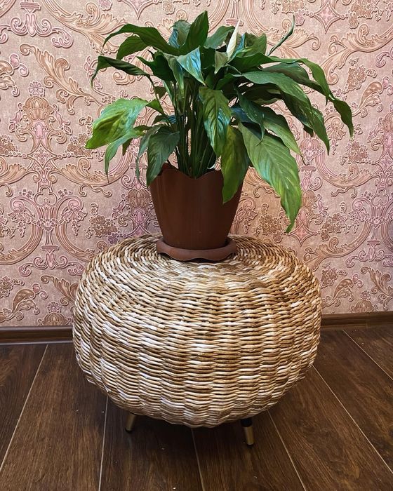 Пуфик плетеный на каркасе