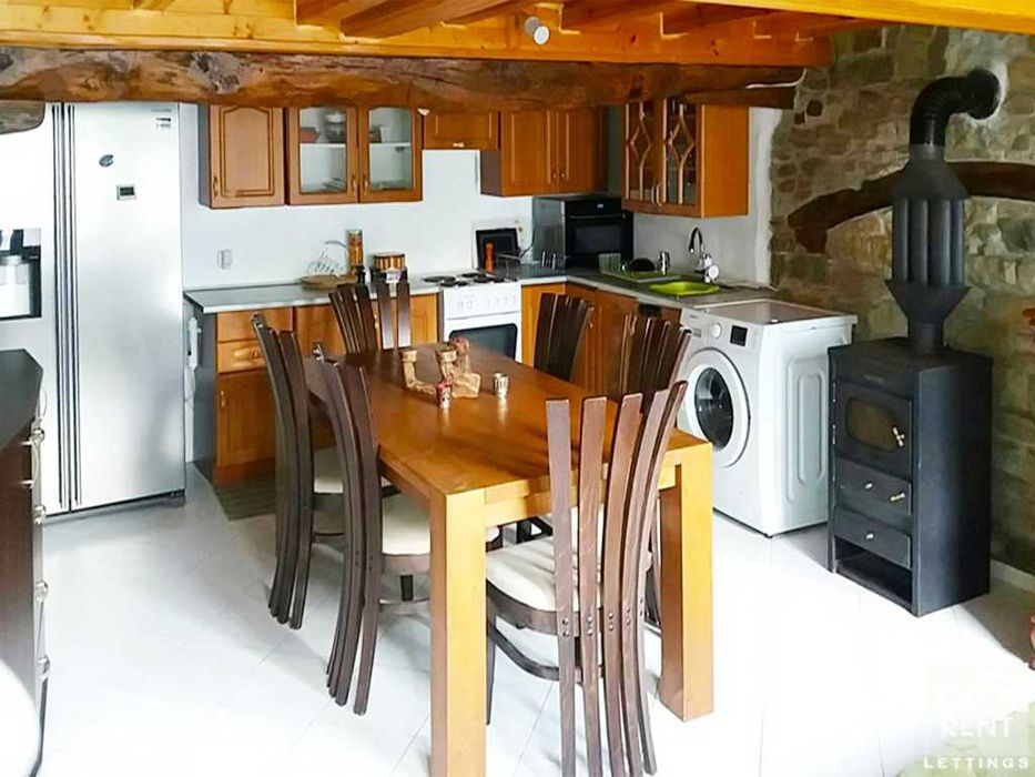 Дава се под наем Къща в с. Самоводене, Област Велико Търново - 120 кв.м за 598.23 € - Снимка #2