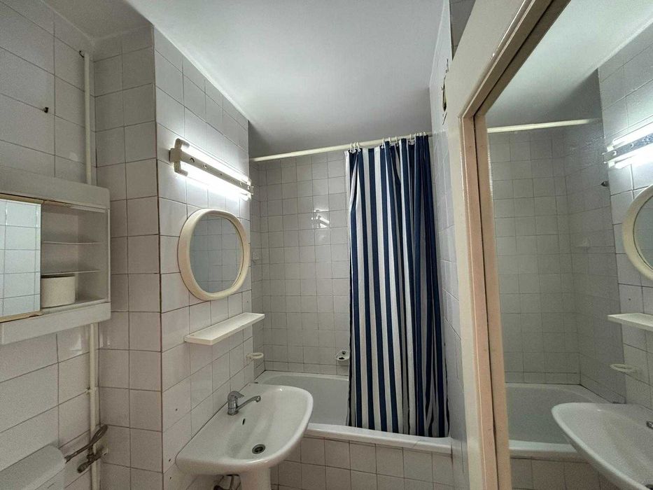 Inchiriez apartament