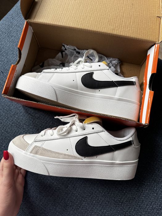 Продам кроссовки