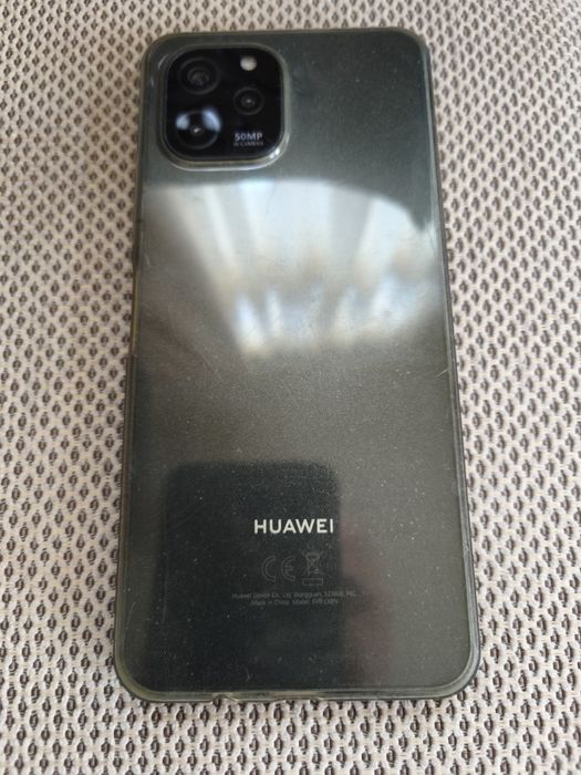 Продавам смартфон Huawei i60nova