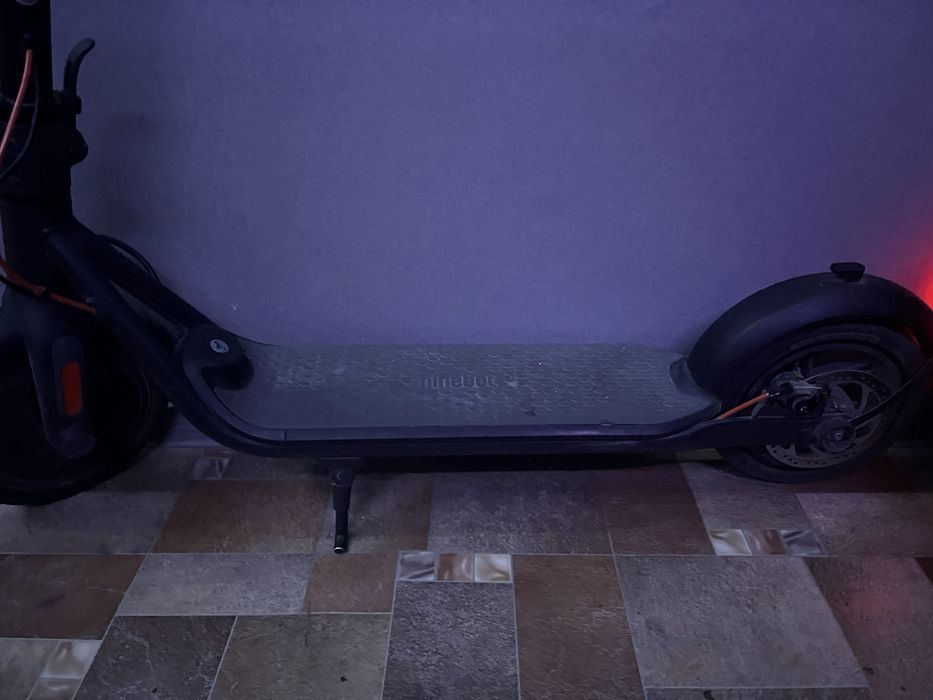 Электросамокат Kickscooter Ninebot F30