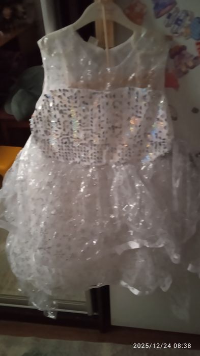 Костюмы. Почти даром.