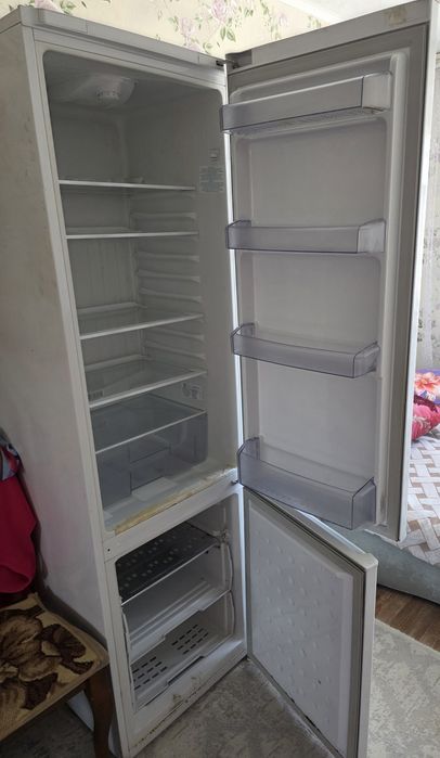Продам Холодильник. г.Сатпаев