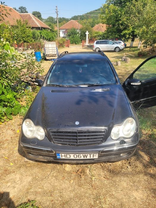 Mercedes-Benz C220 Break – piele, motor 2.2